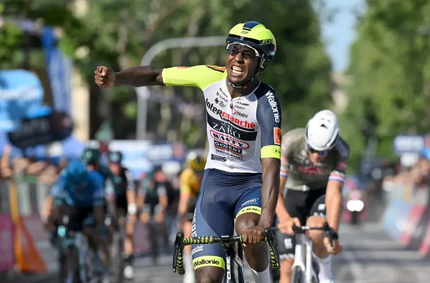  Conozca el primer ciclista africano que gana una etapa del Giro de Italia