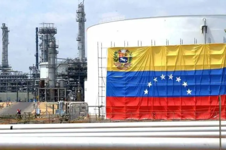 Bloomberg | Ministro de Petrolero de Irán viajó a Venezuela para firmar acuerdos energéticos