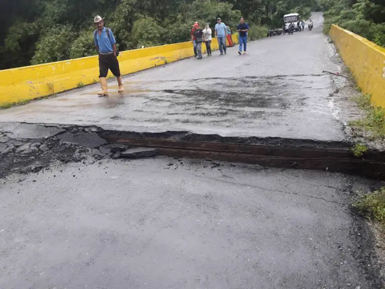 Colapsa puente sobre río Guaruríes en Mérida