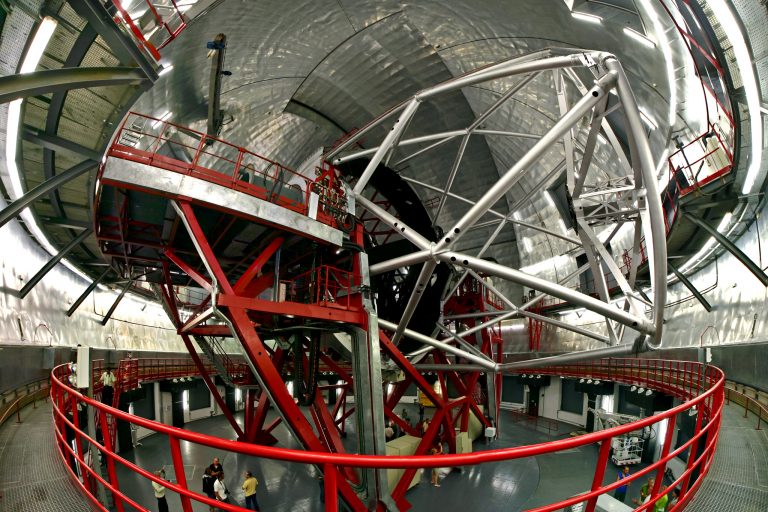 Un gran telescopio para explicar la furia del Sol