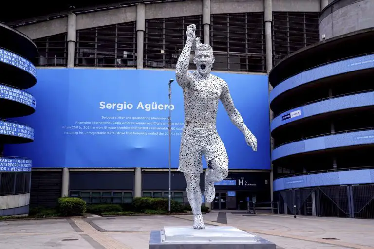 El Manchester City inmortaliza a Sergio Agüero con una estatua