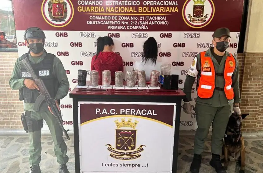  Táchira | Dos ciudadanas transportaban marihuana en envases de refresco