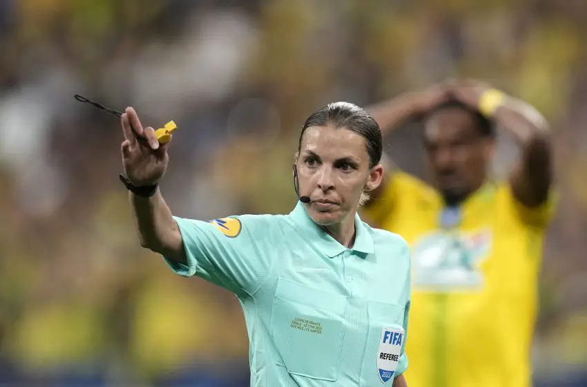  Conoce las mujeres árbitros que pitaran en el Mundial de Qatar