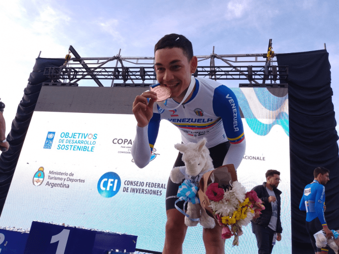  Orluis Aular logra la medalla de bronce en el Panamericano de Ciclismo