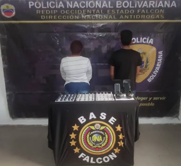 Atrapan a pareja con “cebollitas” de droga