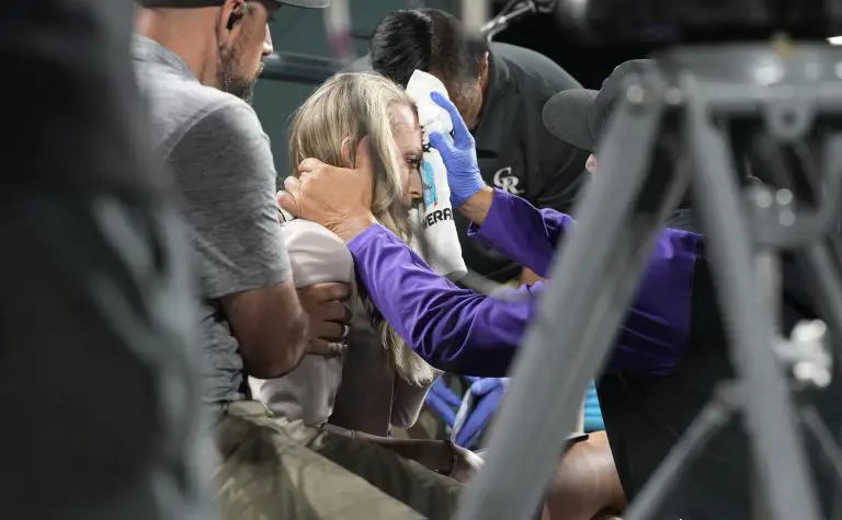 Esta es la periodista impactada por pelota bateada de foul