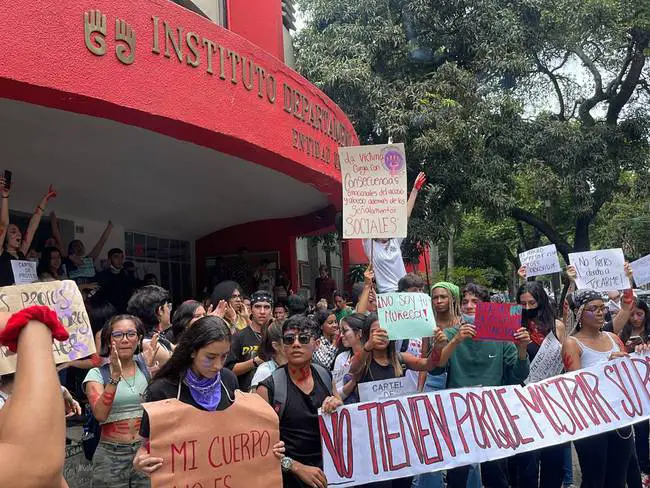 Por abuso y violencia sexual investigan a dos docentes en Colombia