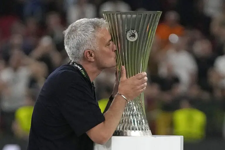 La Roma de Mourinho se convierte en el primer campeón de la Liga de la Conferencia