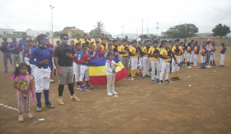 Alcalde Henry Hernández inaugura Estadal de Béisbol Infantil AA