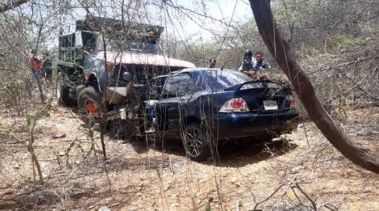 Detenido chofer del camión que impactó el carro donde iba la policía