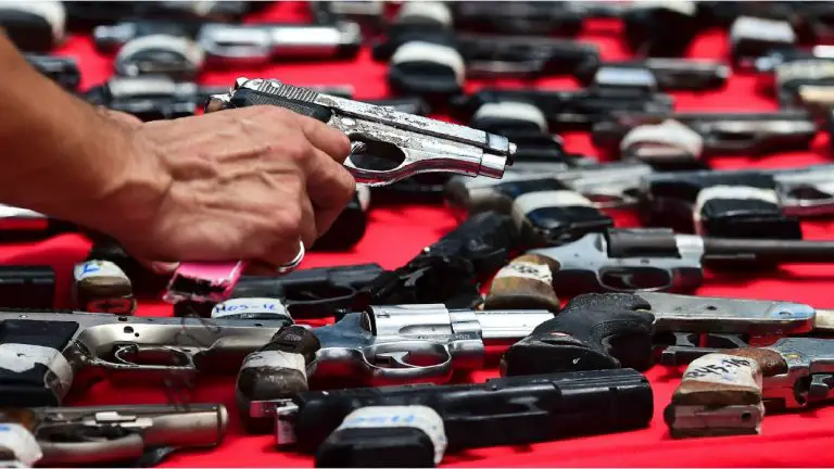 ¡El negocio de la muerte! Suben las acciones de los fabricantes de armas en Estados Unidos