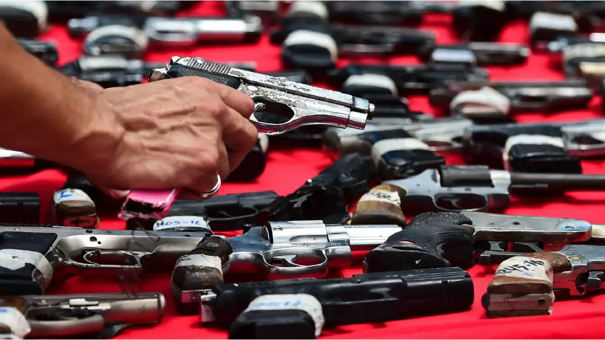 ¿El negocio de la muerte? Suben las acciones de los fabricantes de armas en Estados Unidos