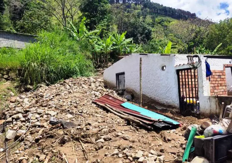  Deslizamientos de tierra afectan nueve parroquias de Mérida