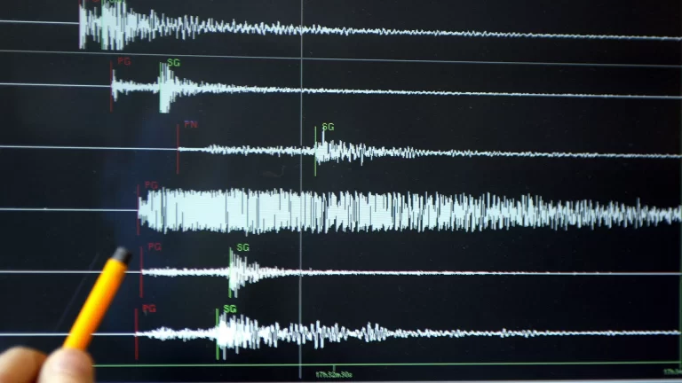 Sismo de magnitud 6,8 estremece la frontera entre Argentina y Chile