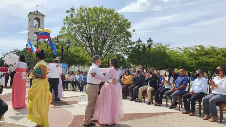 Dabajuro celebra el 22 aniversario de la oficialización sus símbolos municipales