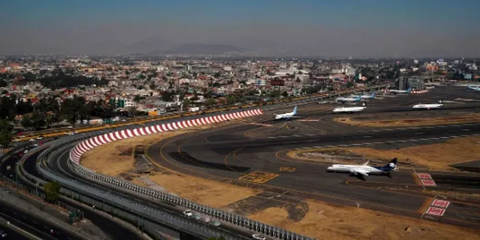 ¡Pánico! Vea como dos aviones casi chocan en aeropuerto de México