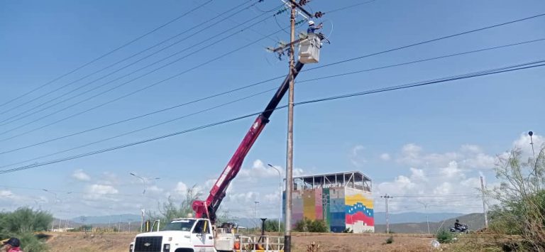 Treinta familias de Cruz Verde vieron luz tras rehabilitación del sistema eléctrico