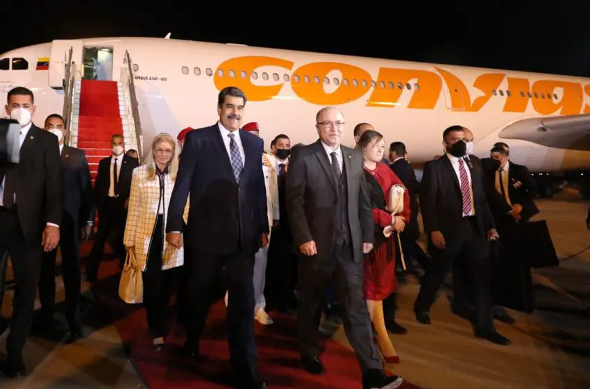  Nicolás Maduro llega a Argelia, segunda parada de su gira internacional