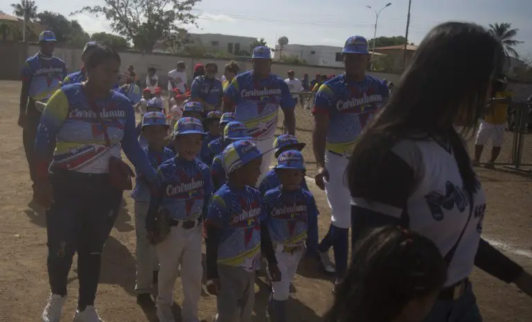 Más de 100 niños participan en el estadal de béisbol iniciación