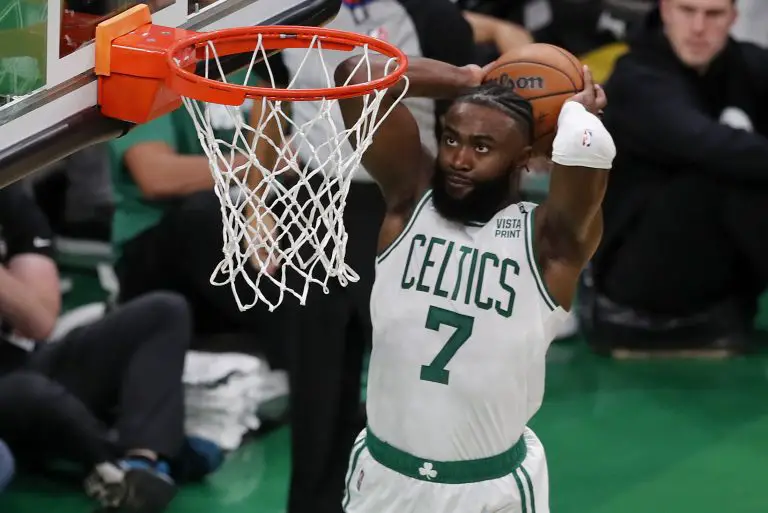 Los Celtics toman ventaja en la final de la NBA