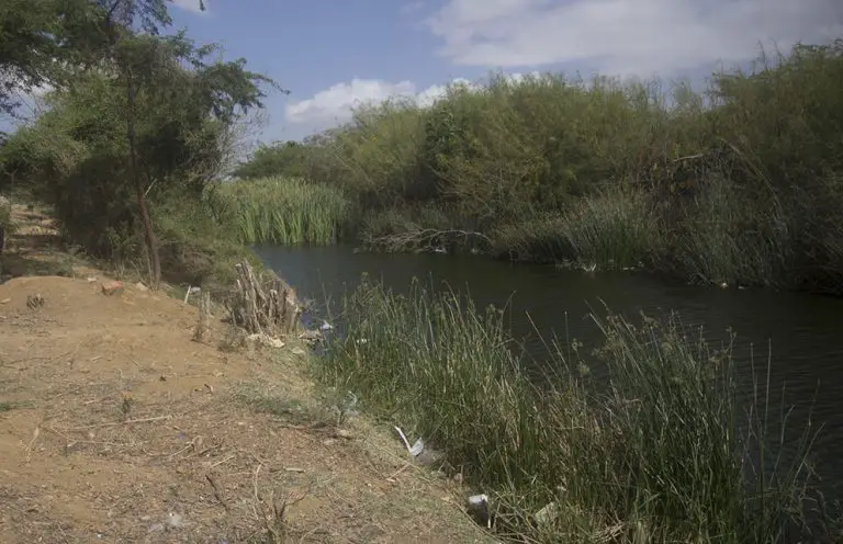 Limpieza de quebrada y asfaltado piden en Cástulo Mármol