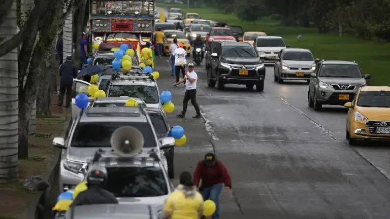 Sin presencia de los candidatos cierra campaña presidencial colombiana