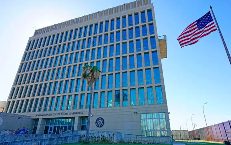  Embajada de EE. UU. en Cuba retoma más servicios consulares