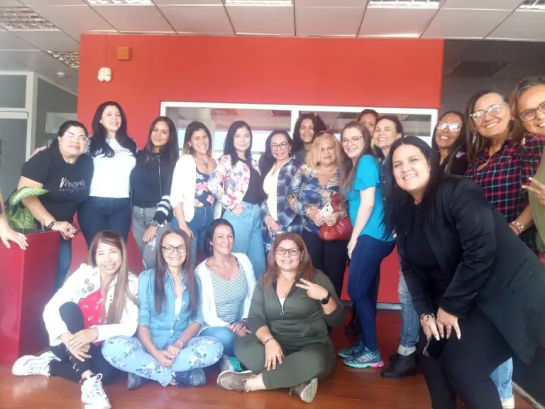 16 mujeres se formaron como emprendedoras