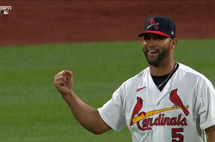 Albert Pujols en el noveno puesto de más hits en la MLB