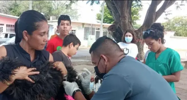  Unefm llevó asistencia veterinaria a Las Calderas
