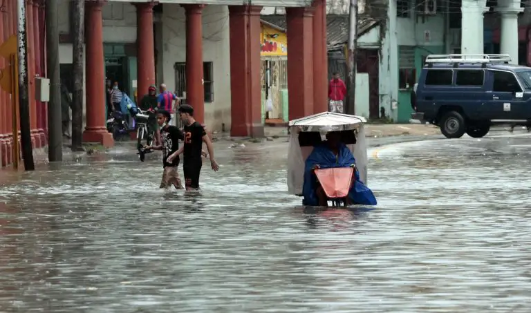 Las intensas lluvias dejan al menos tres muertos y miles de evacuados en Cuba