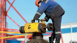  Canadá impone sanciones contra los sectores petrolero y químico de Rusia