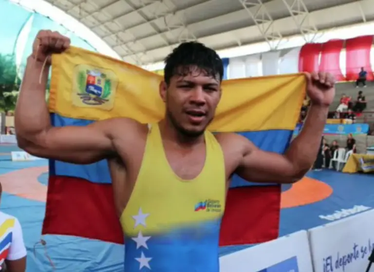 El luchador Anthony Montero libre de los 74 kg venció a César Bordeaux de Brasil 10-1 para quedarse con el primer lugar del podio.