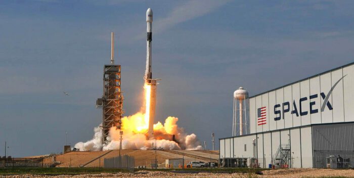 SpaceX se prepara para lanzamiento del Falcon Heavy