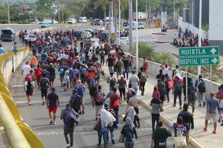 Migrantes venezolanos denuncian maltrato de policías mexicanos