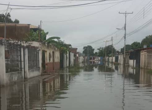Lluvias intensas causan inundaciones en Maracay