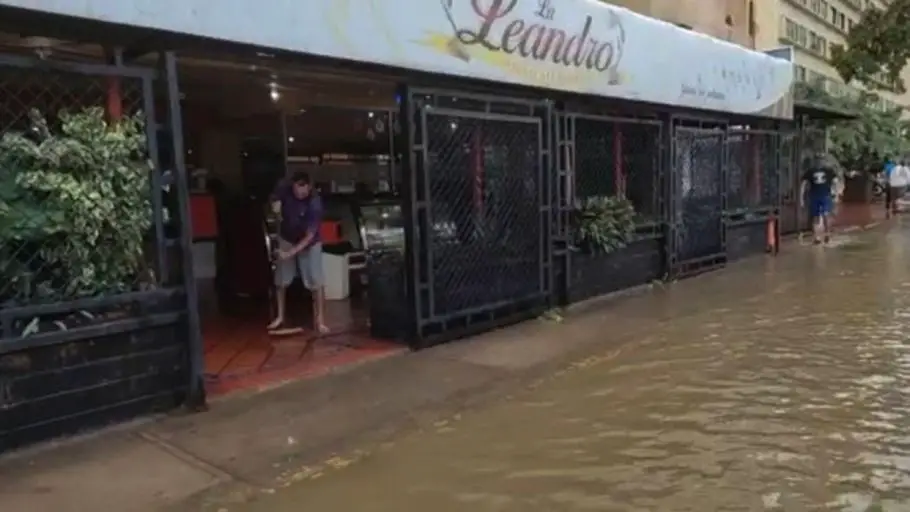 Aguaceros causan inundación en Margarita