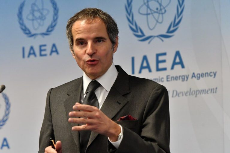 Irán comienza a producir uranio enriquecido