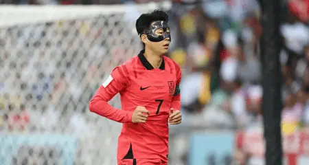 La selección de Corea del Sur padece ante Ghana en los primeros 45' minutos del partido.
