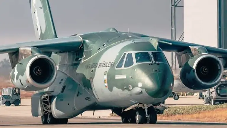 Dos muertos al caer avión de la Fuerza Aérea Brasileña