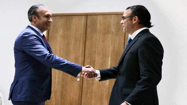 El presidente de Chevron y El Aissami firmarán contratos