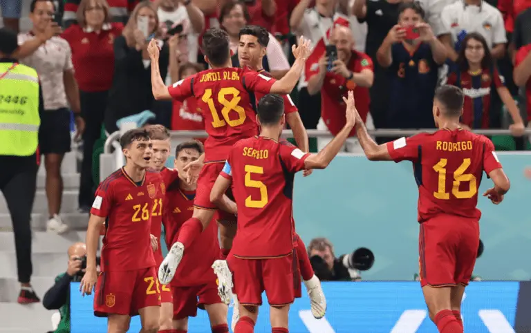 España aplica goleada en el primer tiempo