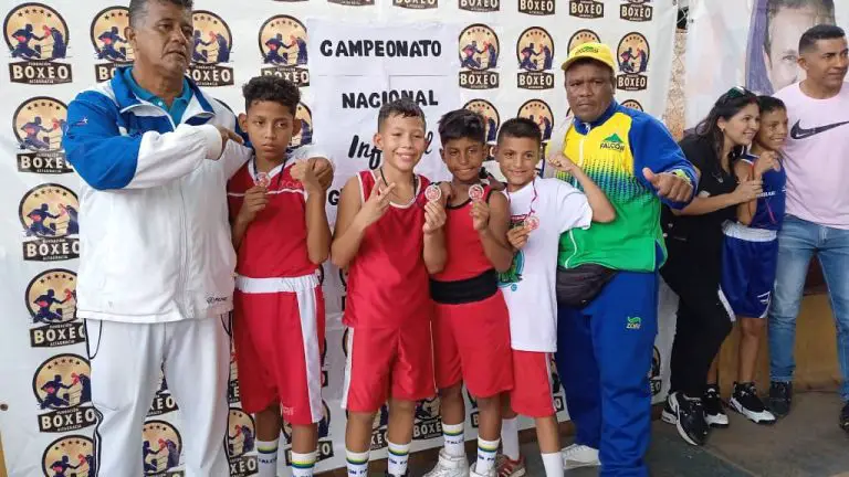 Falcón conquista 4 medallas en boxeo infantil
