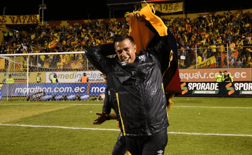 Cesar Farías consagró campeón al Aucas de Quito en el fútbol ecuatoriano con 22 partidos invictos.