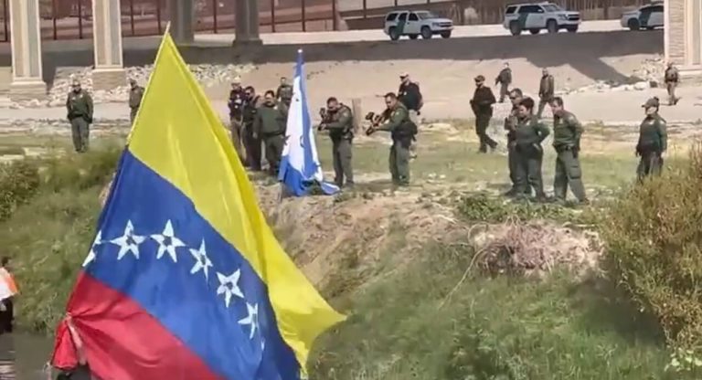 Policía de EE. UU. dispara contra migrantes venezolanos