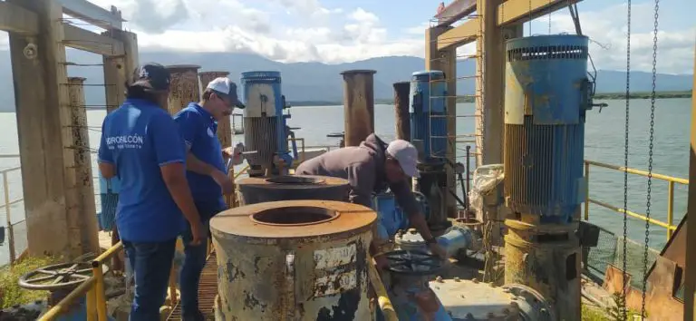 Hidrofalcón realiza mantenimiento en el Isiro
