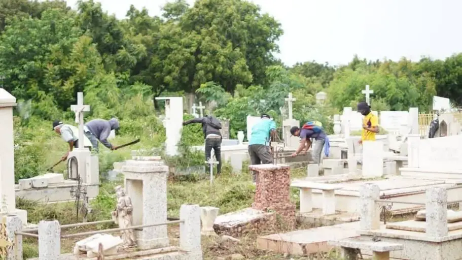 Jornada de limpieza para el Cementerio Municipal de Coro