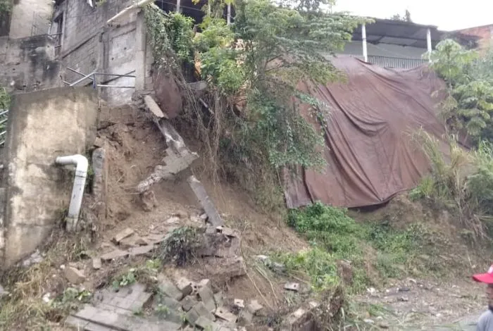 Lluvias en Caracas-La Guaira dejan 20 viviendas afectadas