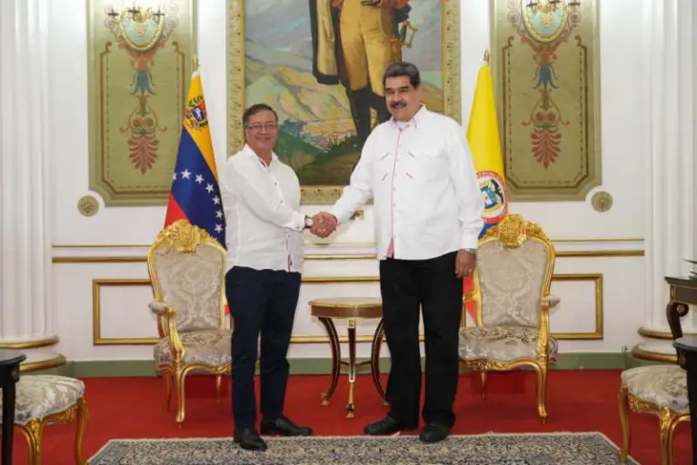 Petro invitó a Biden al diálogo con Maduro