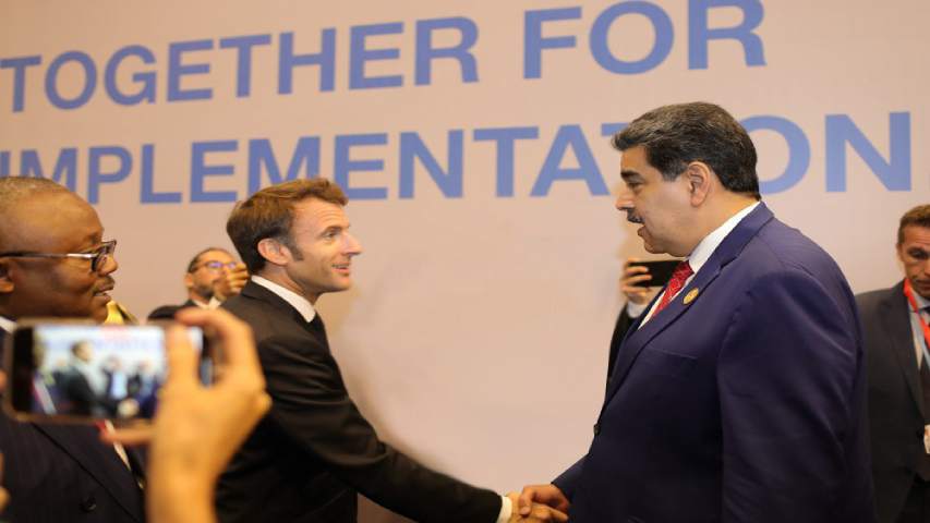 Presidente Maduro habló con Macron en la COP27
